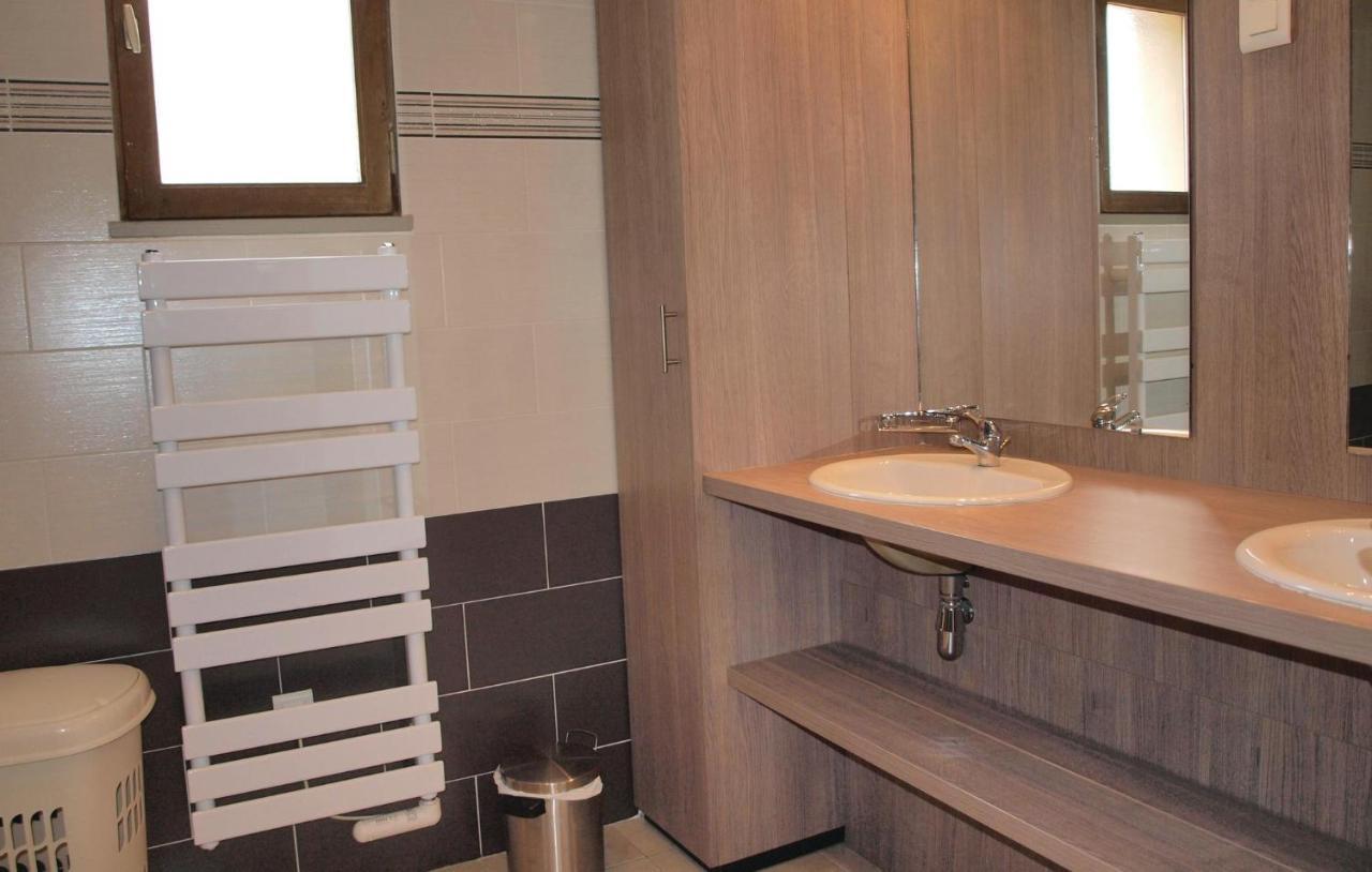 2 Bedroom Awesome Home In Mantallot Esterno foto