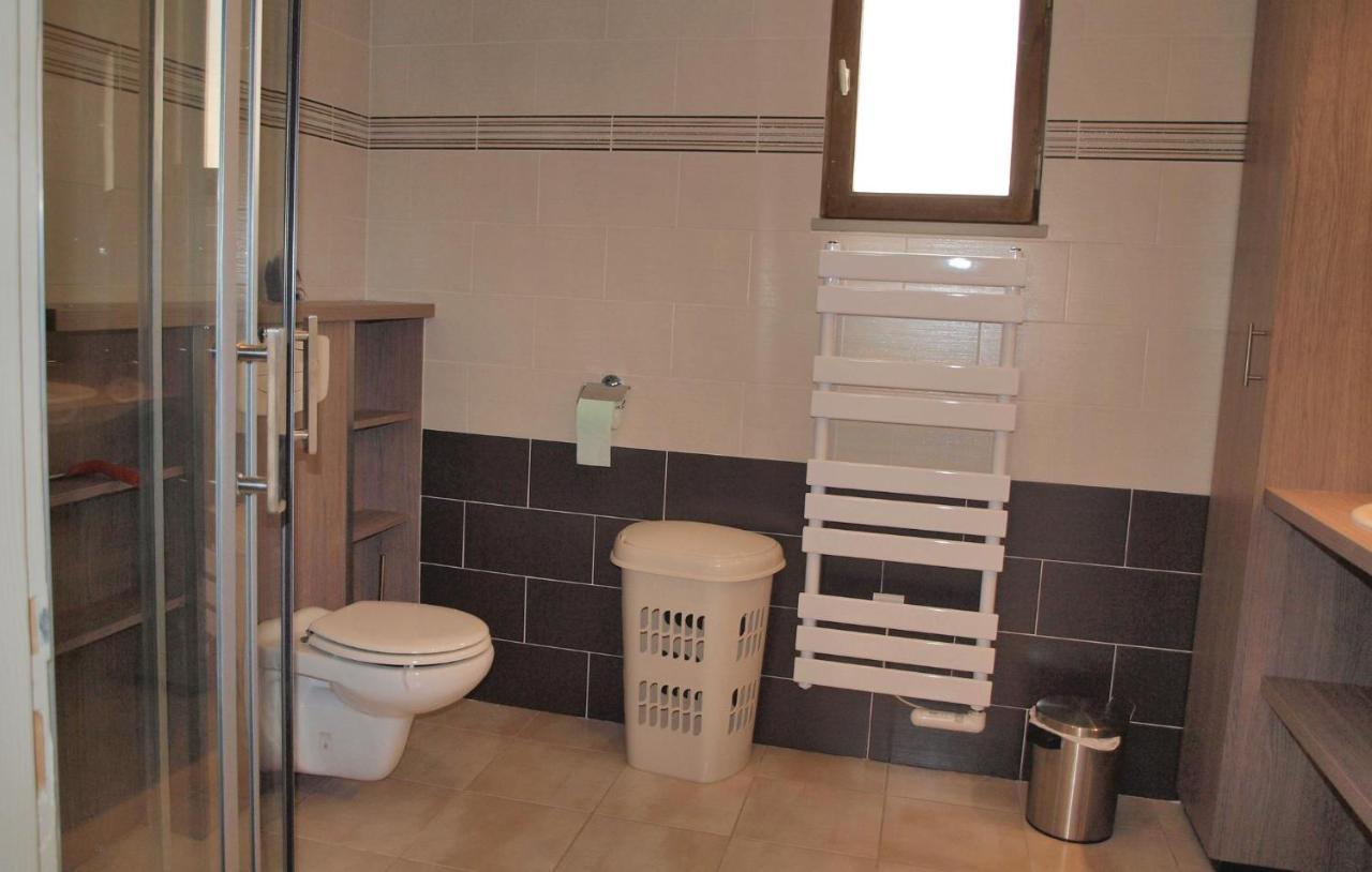 2 Bedroom Awesome Home In Mantallot Esterno foto
